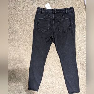 Hilara magic TM high waisted button multiple pocket wash stretchy knit denim